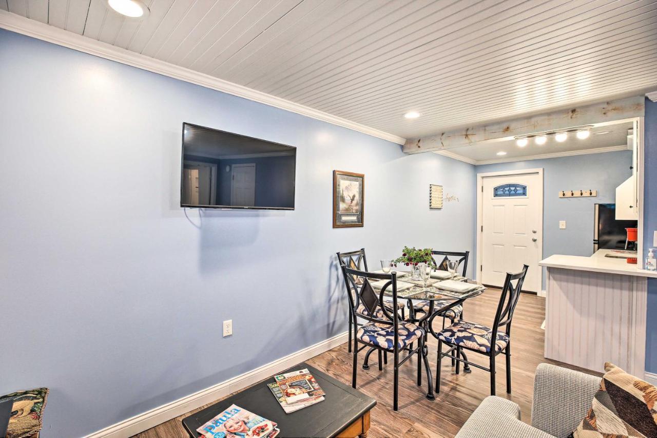 Updated Williamstown Apartment With Kitchen! エクステリア 写真