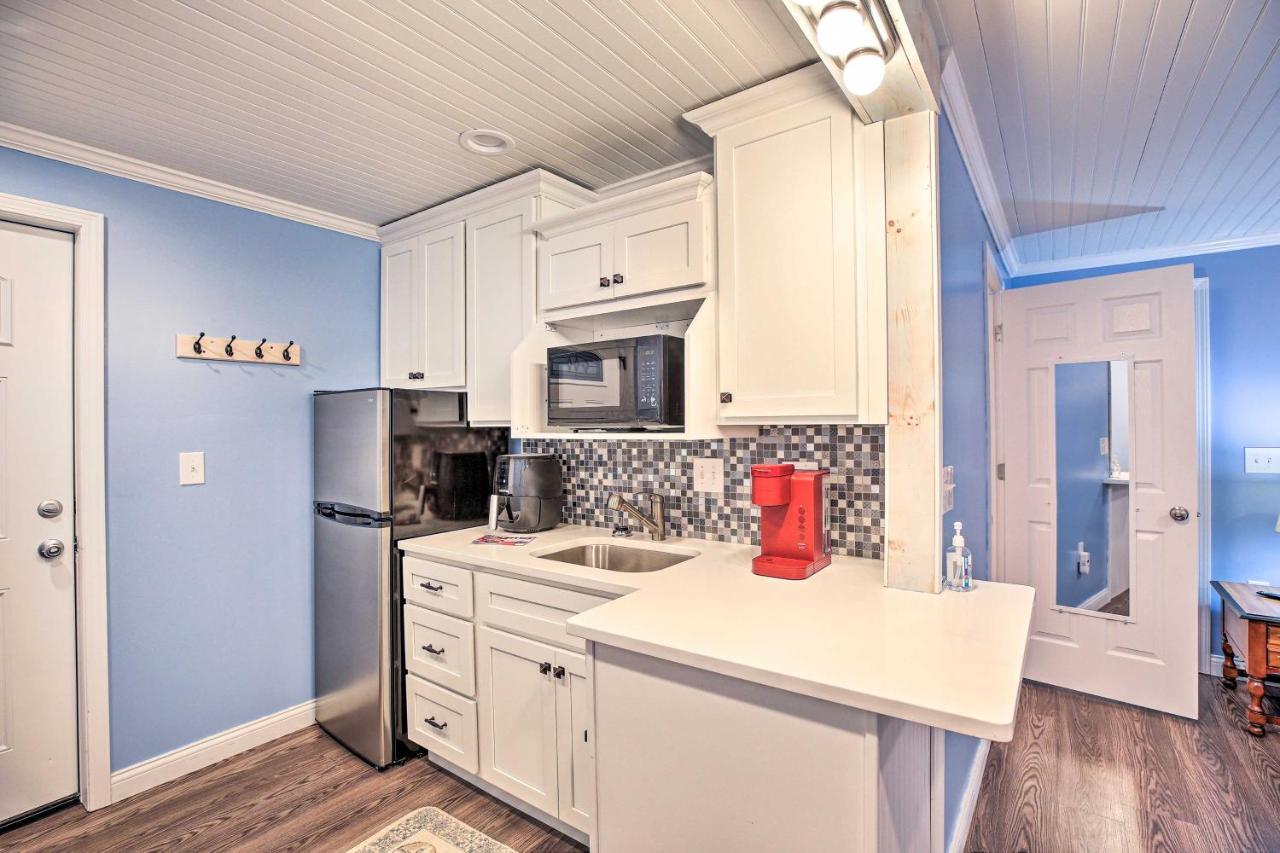 Updated Williamstown Apartment With Kitchen! エクステリア 写真