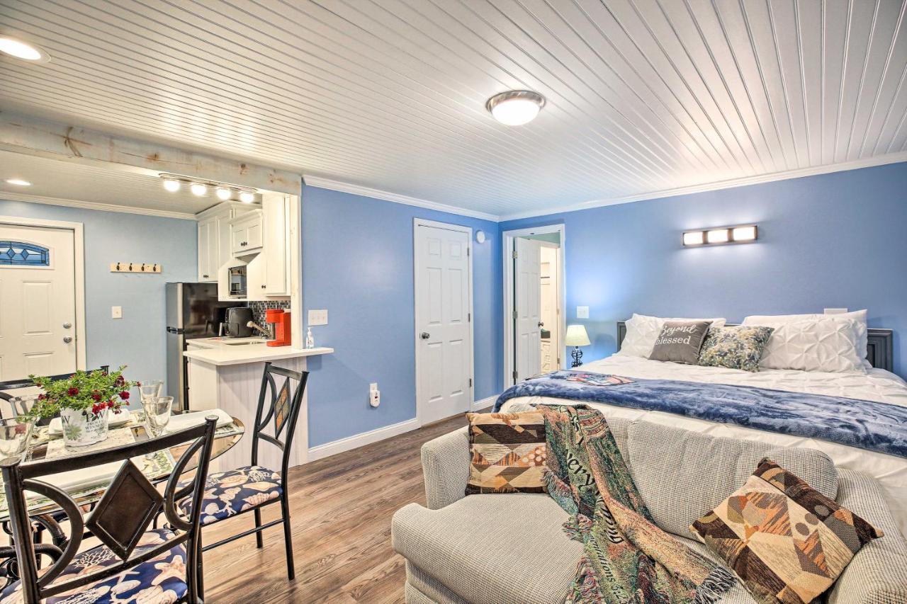Updated Williamstown Apartment With Kitchen! エクステリア 写真