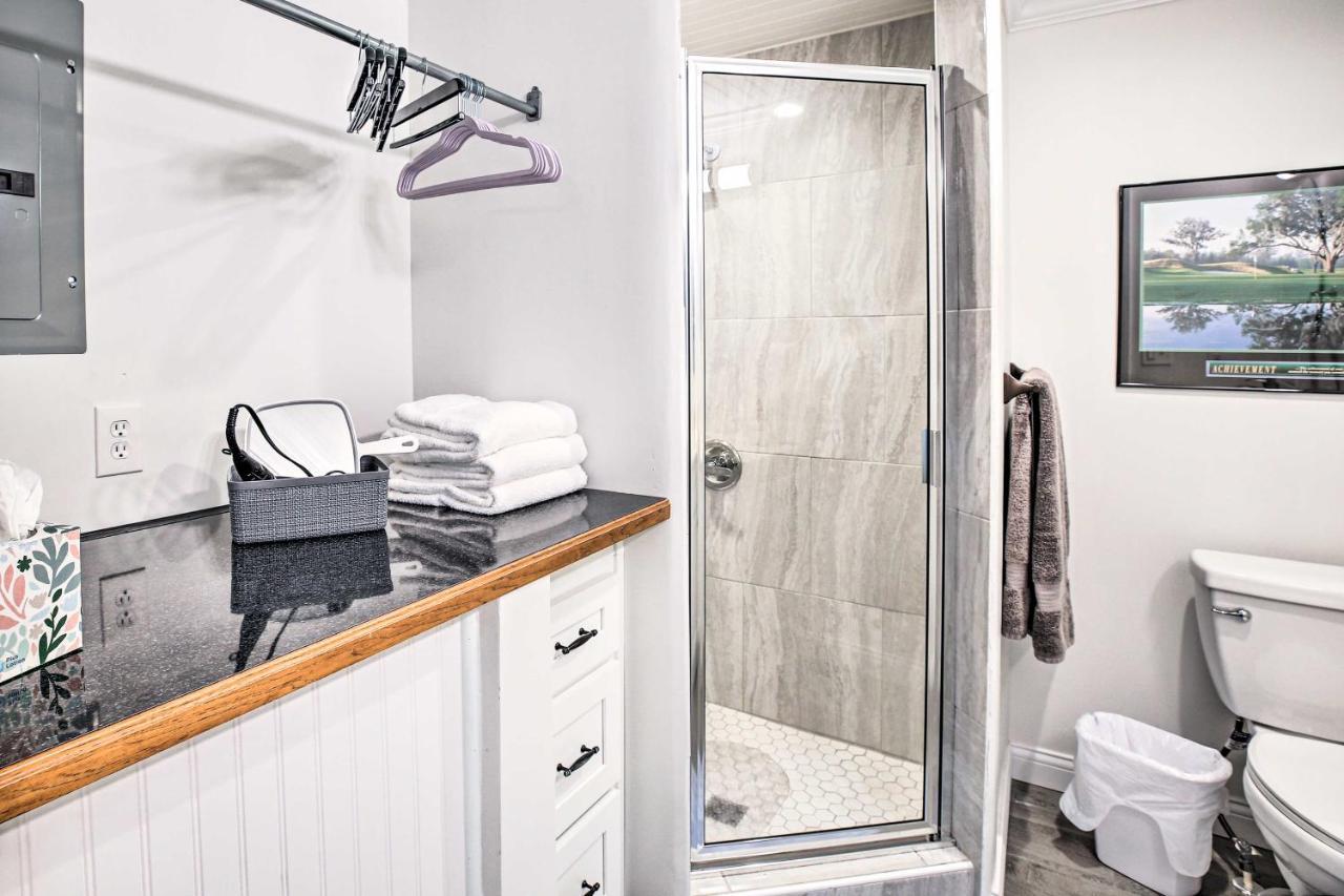 Updated Williamstown Apartment With Kitchen! エクステリア 写真