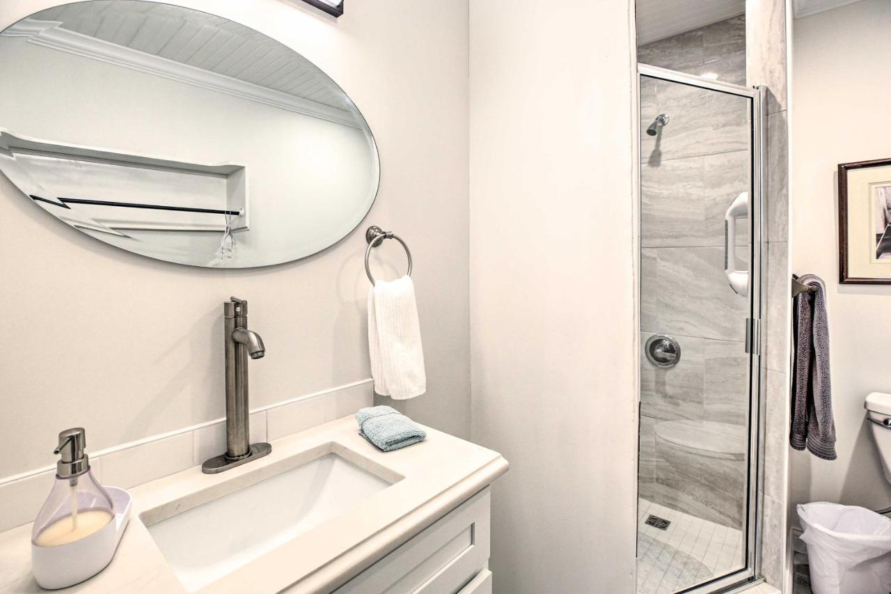 Updated Williamstown Apartment With Kitchen! エクステリア 写真